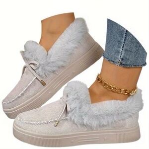 FAUX FUR LINED PLUSH BOOTIES IN LIGHT GRAY - BRAND NEW